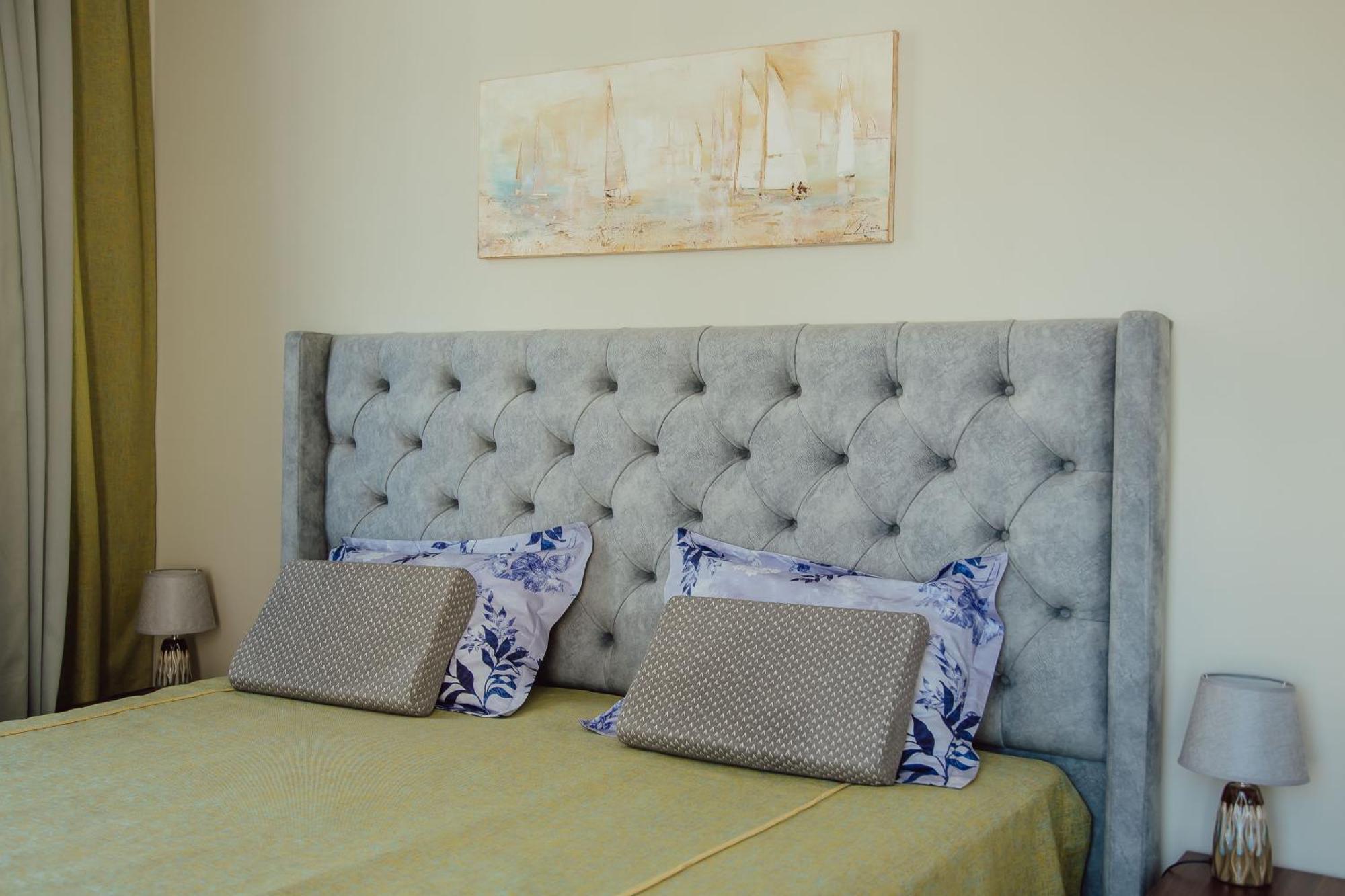 Apartment Happy